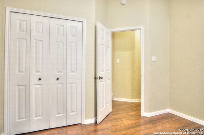 Building Photo - 4 Bedroom/2 Bath Auburn Oaks Subdivision