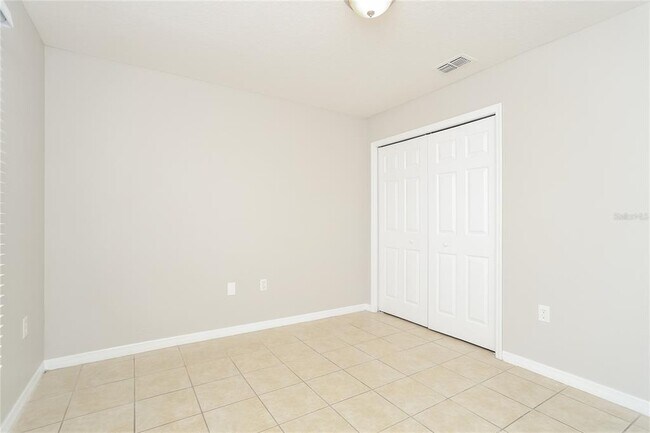 Building Photo - 350 Lauderdale Ct