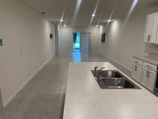 Building Photo - 2 Bedroom + Office / 2 Bath Duplex for Rent in Leesburg -  Move In Special !!!!