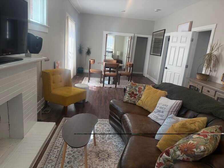 Building Photo - 1065 Colorado Blvd