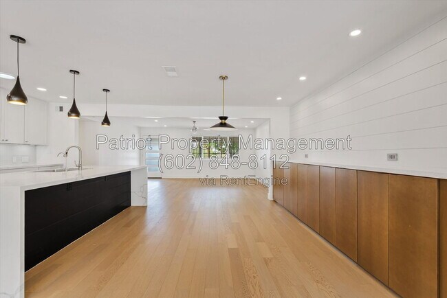 Building Photo - 8515 N 13th Pl