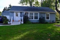 Building Photo - East Grand Rapids schools! 4 Bedroom Home