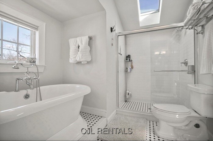 Building Photo - 150 Vassal Ln