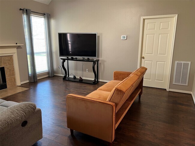 Building Photo - 14526 Grove Estates Ln