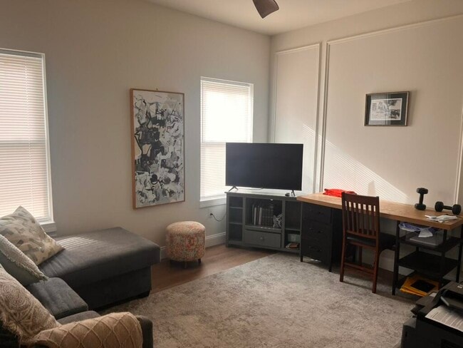 Building Photo - 1020 Crestland Ave