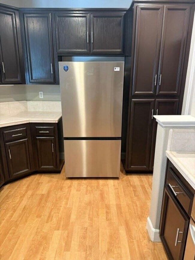 Building Photo - Charming single home in Roseville!