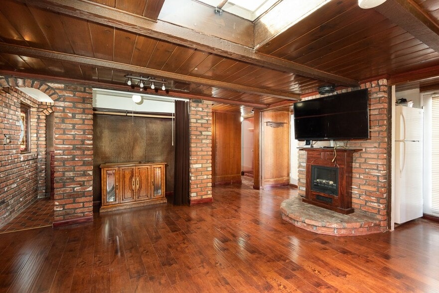 Building Photo - 14842 Morrison St