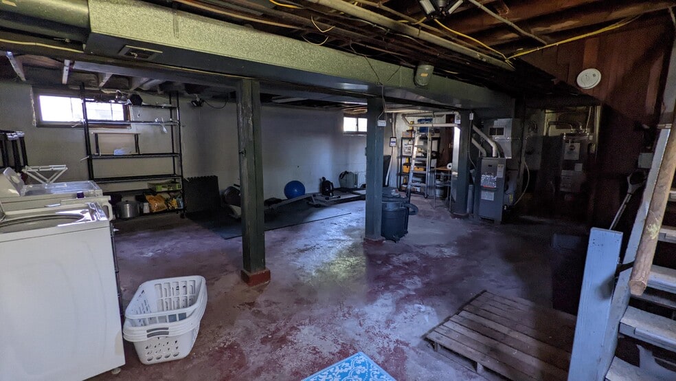 Basement - 82 Martin Ave