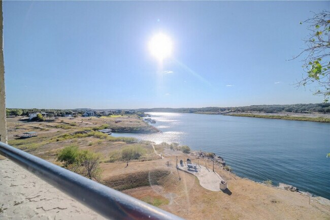 Building Photo - 3404 American Dr