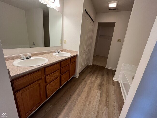Building Photo - 6146 Big Stone Dr