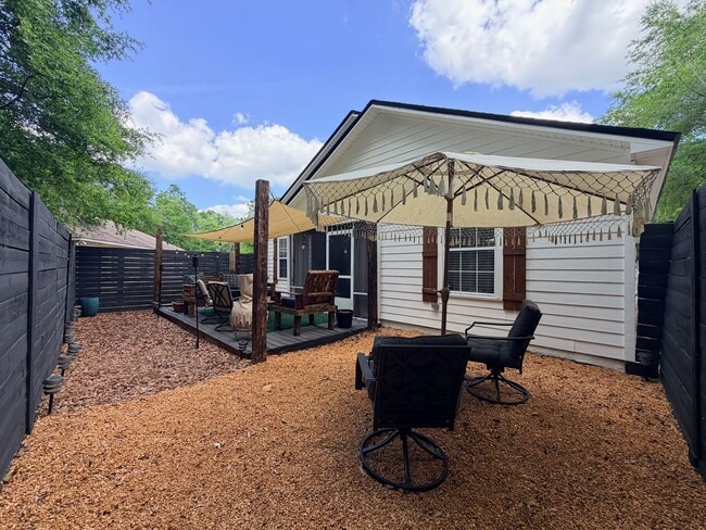 Building Photo - Fully Updated “Cottage” Home Near Colleges, Airport & Coastal Getaways