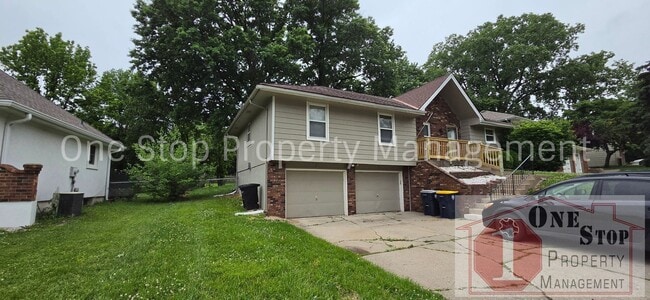 Building Photo - Charming 3 Bedroom, 2 Bathroom, 2 Car Garage Home in Parkville