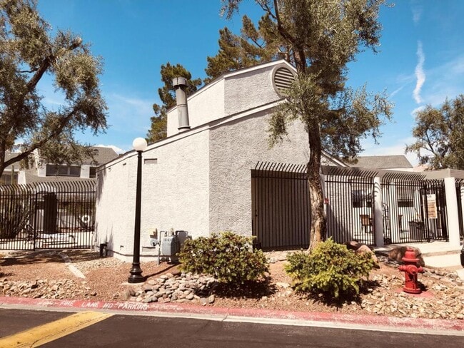 Building Photo - 5521 Orchard Ln