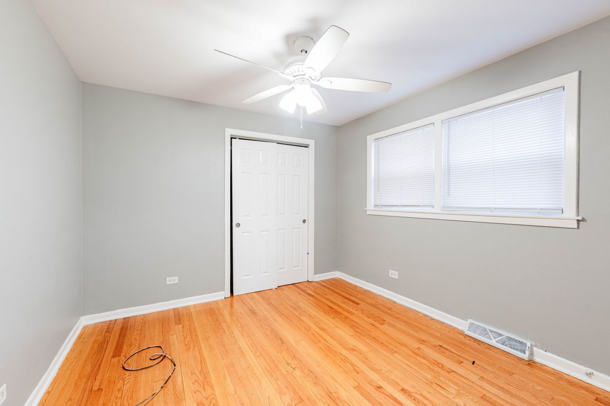 Building Photo - 7637 S Essex Ave