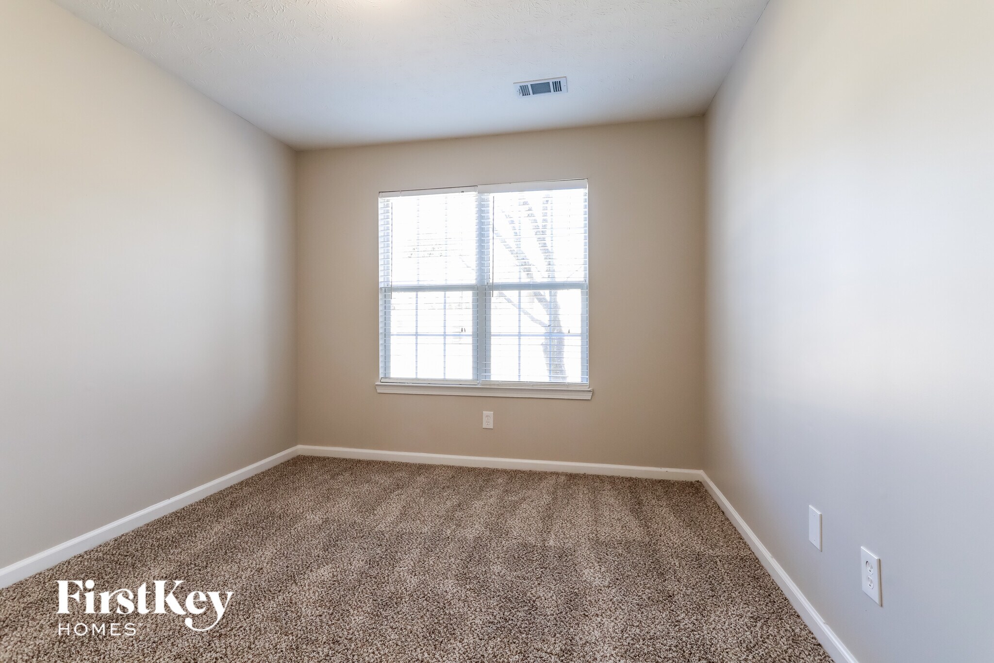 Building Photo - 2395 Pemberton Point