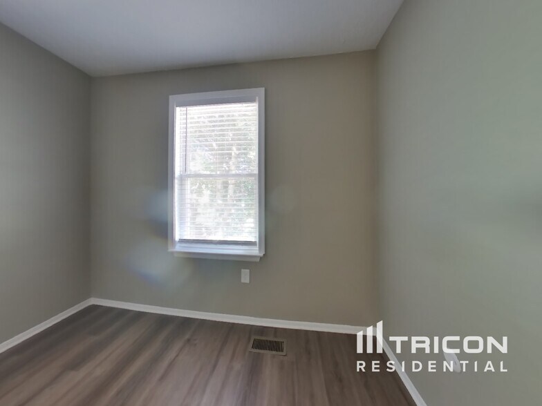 Building Photo - 1051 Dorset Dr