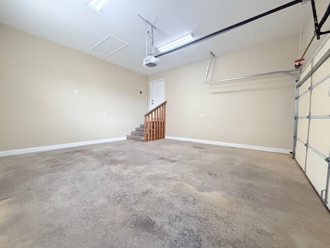 Building Photo - 3-Bedroom Home with Garage in The Reserve