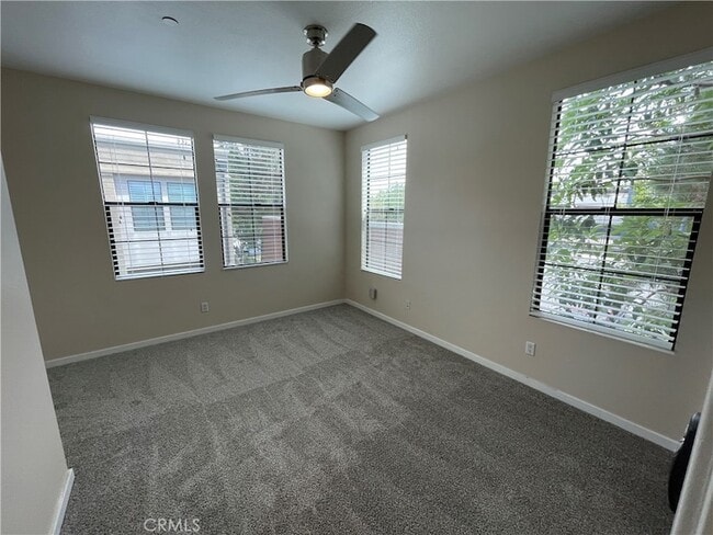 Building Photo - 501 W Maple Ave