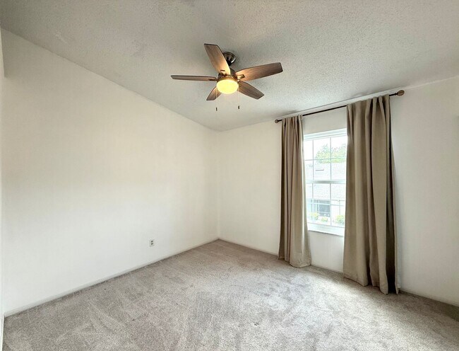 Building Photo - Delightful 3BR/2.5BA Condo in Altamonte Sp...