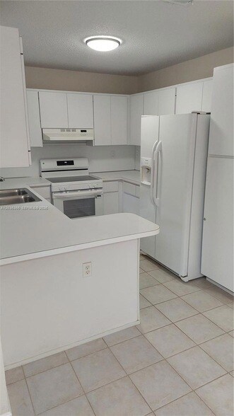 Building Photo - 7083 SW 158th Ct