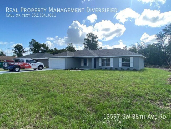 Primary Photo - Desirable SW Ocala Neighborhood 4/2/2 *WON...