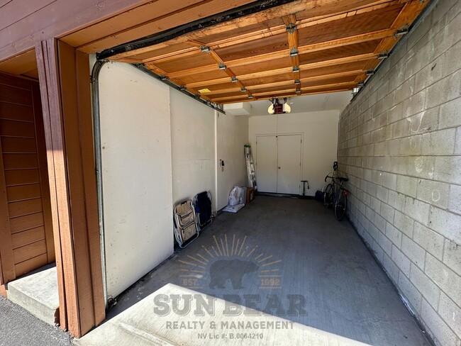 Building Photo - Cozy 2 Bedroom with side lake and Diamond ...