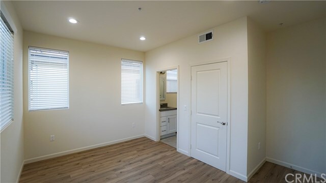 Building Photo - 4543 Saturn St