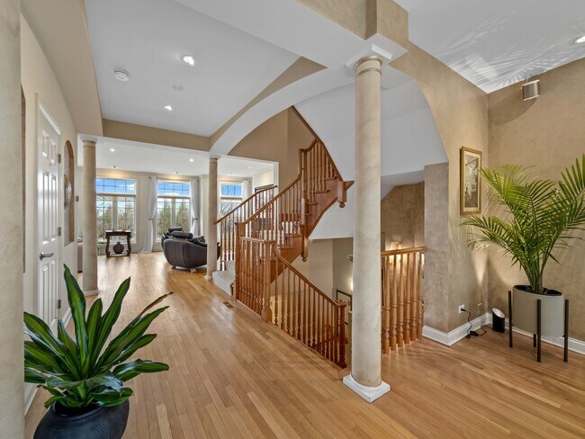 Building Photo - 2048 Valor Ct