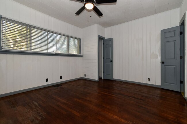 Building Photo - 1507 Bois D'Arc St
