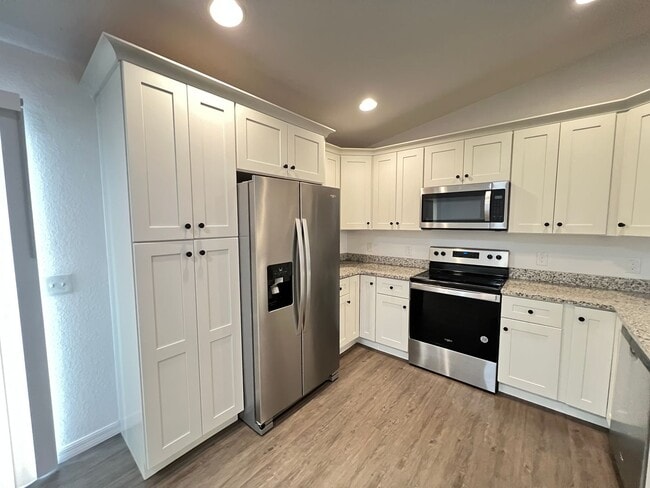 Building Photo - BEAUTIFUL 3 BD/2BA Home in Ocklawaha!!