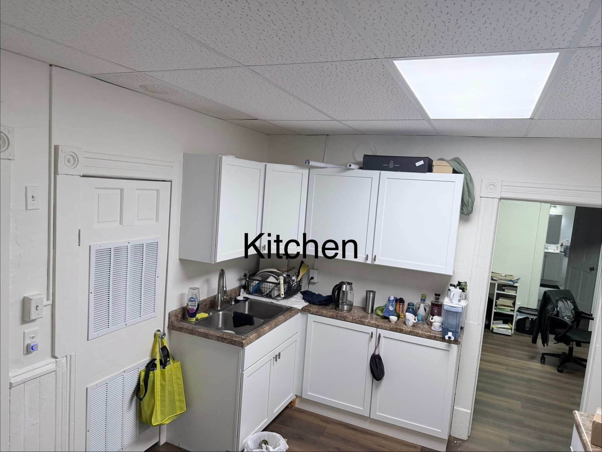 Building Photo - 10 E 5th St