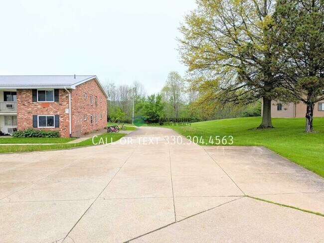 Building Photo - 1111 N Elm St