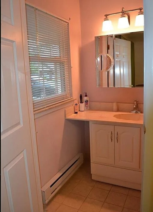 Master Bathroom - 865A Inverness Ct