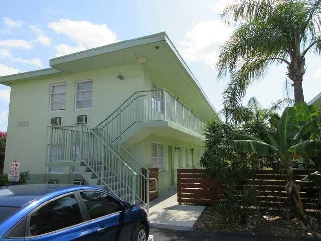 Primary Photo - 1118 N H St