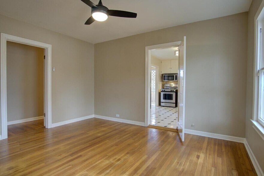 Building Photo - 426 Garraty