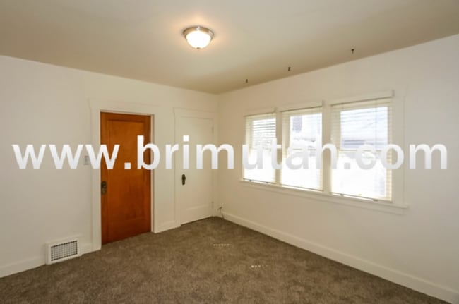 Building Photo - 462 S 1100 E