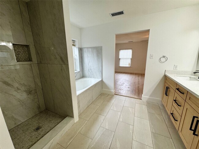 Building Photo - 19622 Sasquatch Dr