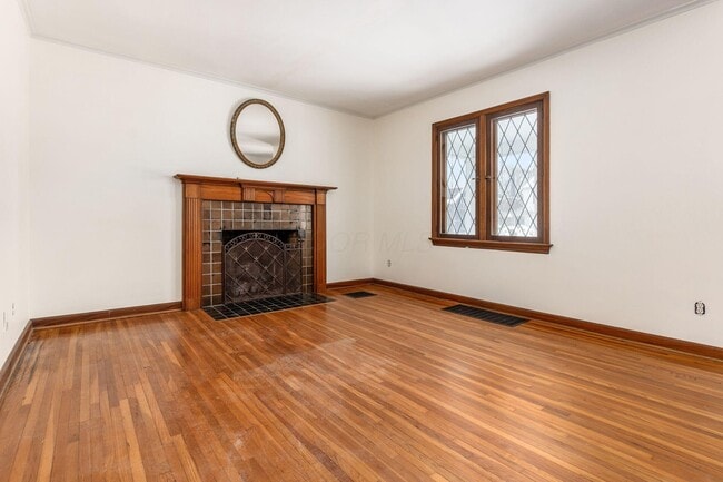 Building Photo - 51 E Schreyer Pl