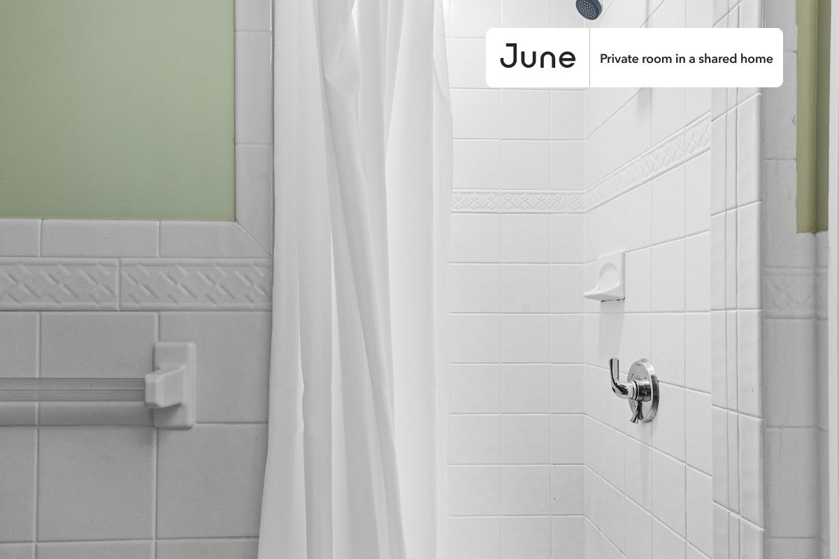 Building Photo - Room in Shared 3 bed/1 bath home