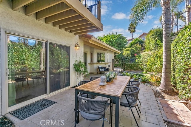 Building Photo - 25151 Via Playa