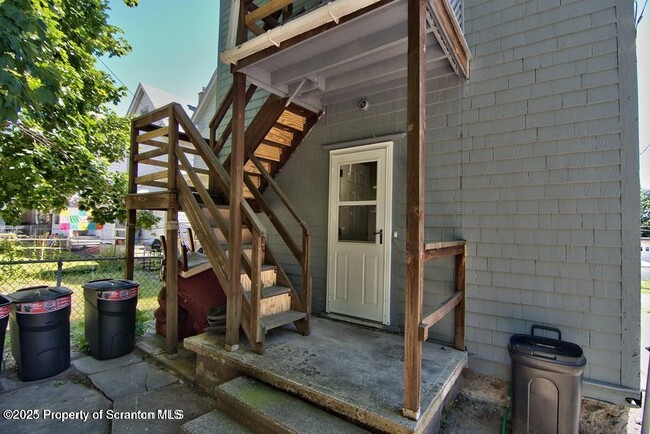 Building Photo - 1515 Pine St