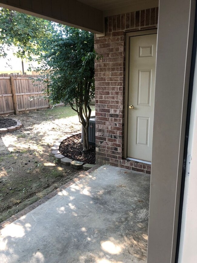 Building Photo - 92 Lelia Ln