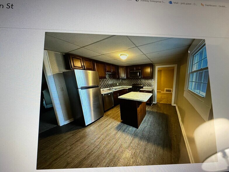 Building Photo - 2316 W Franklin St