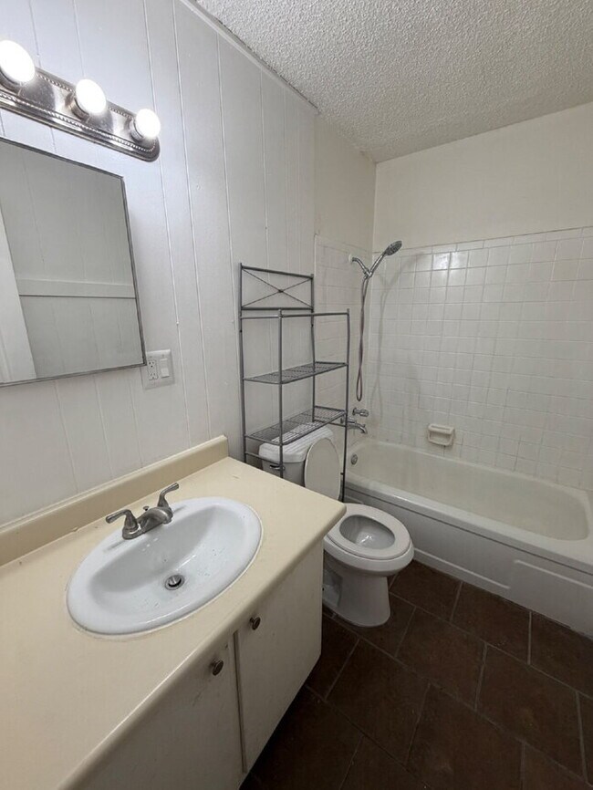 Building Photo - 3 Bed 2 Bath in Midwest City