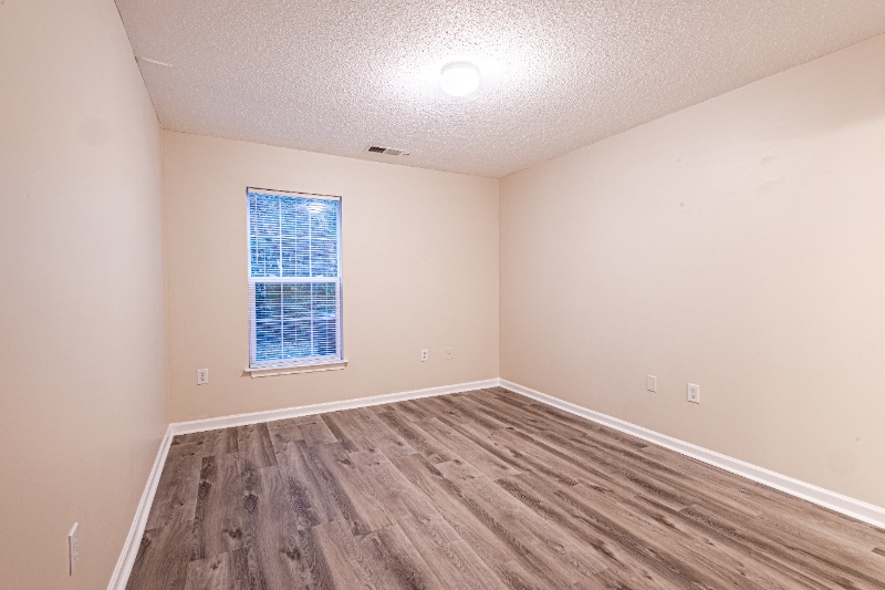 Building Photo - 585 Franklin Grove Church Rd