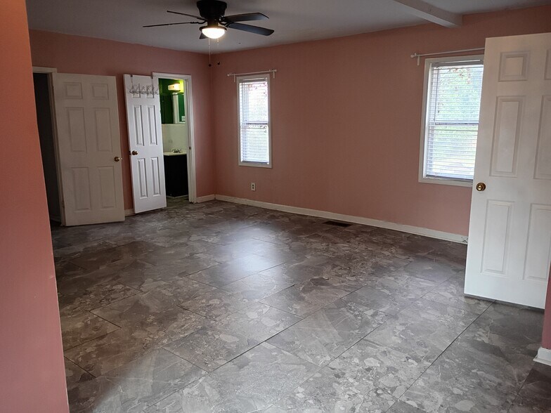 Building Photo - 1081 Arlington Ave SW