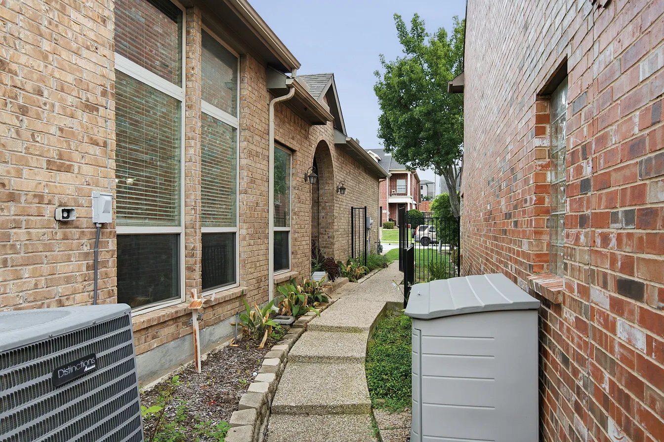 Building Photo - 1028 Kaylie St