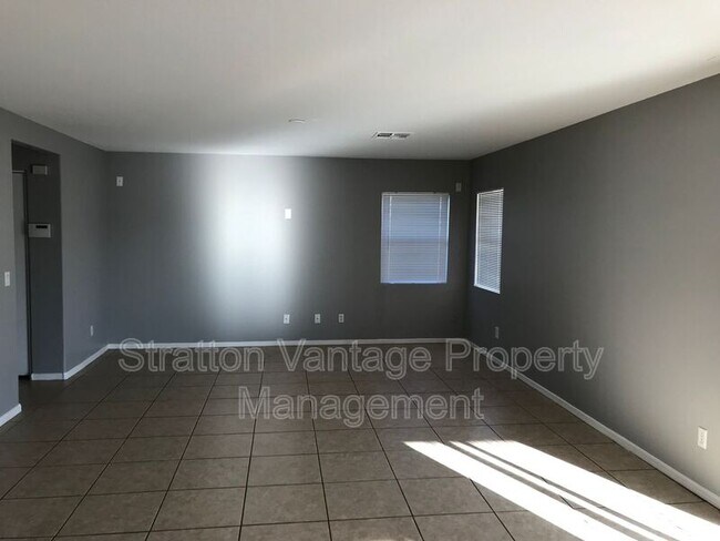 Building Photo - 12525 W Rosewood Ln