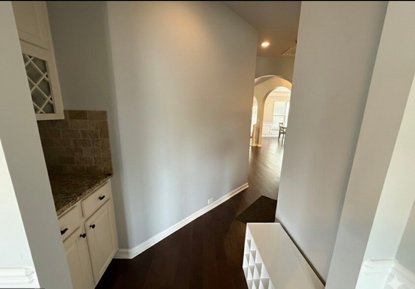 Building Photo - 310 Savannah Dr