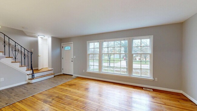 Building Photo - Maple Heights Area - 3 Bedroom Single Family Home